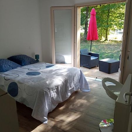 Chambre Au Calme Entouree Par La Nature. Saint-Leon-sur-Vezere Εξωτερικό φωτογραφία