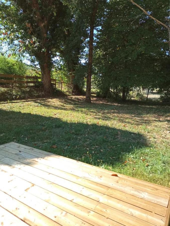Chambre Au Calme Entouree Par La Nature. Saint-Leon-sur-Vezere Εξωτερικό φωτογραφία