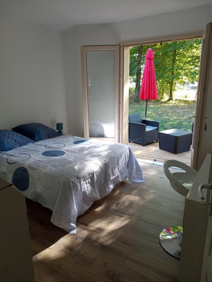 Chambre Au Calme Entouree Par La Nature. Saint-Leon-sur-Vezere Εξωτερικό φωτογραφία
